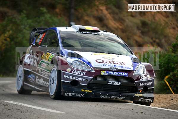 Thierry-Neuville-y-Nicolas-Gilsoul_Ford-Fiesta-RS-WRC_2-copia